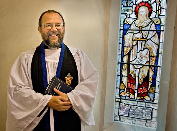 Vicar Colin Travers Retires